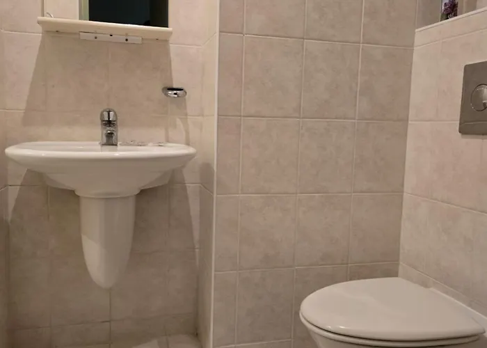 Promenade בית הארחה 3*